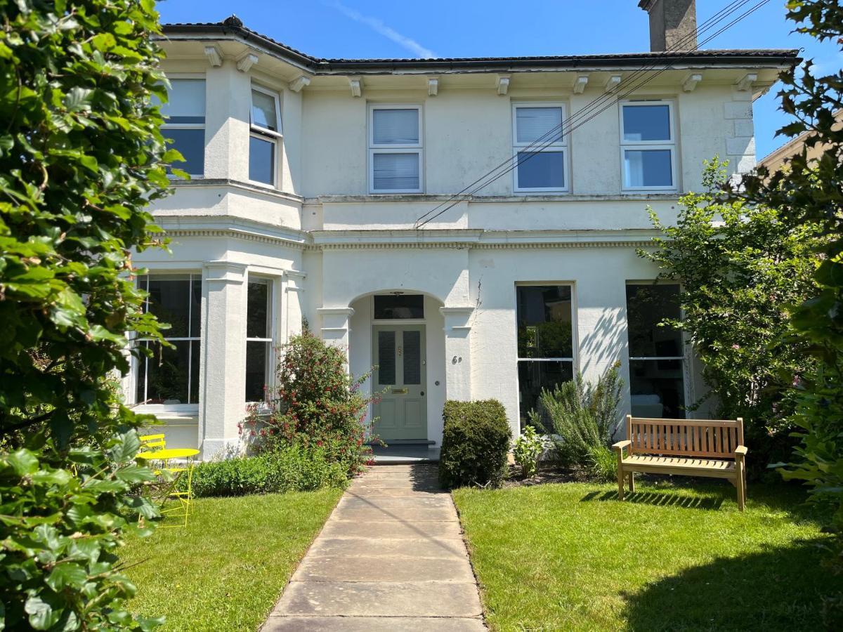 Elegant Bloomsbury Apartment In Tunbridge Wells Экстерьер фото